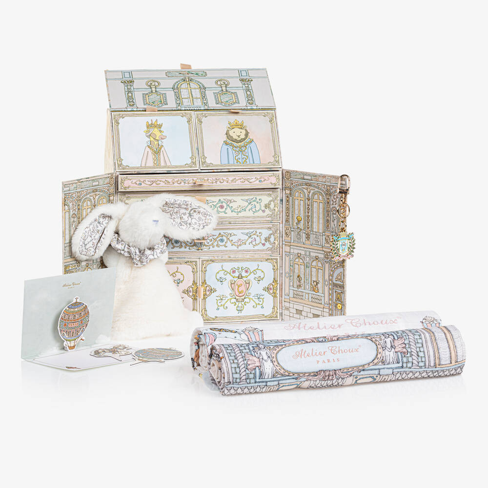 Atelier Choux Paris Welcome To The World Château Choux Gift Set In White