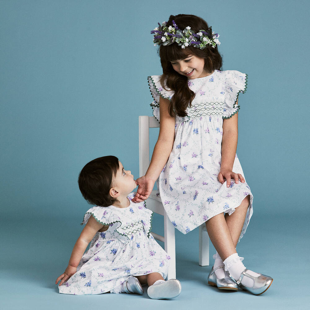 Beatrice & George-Robe blanche à fleurs en coton smockée fille | Childrensalon