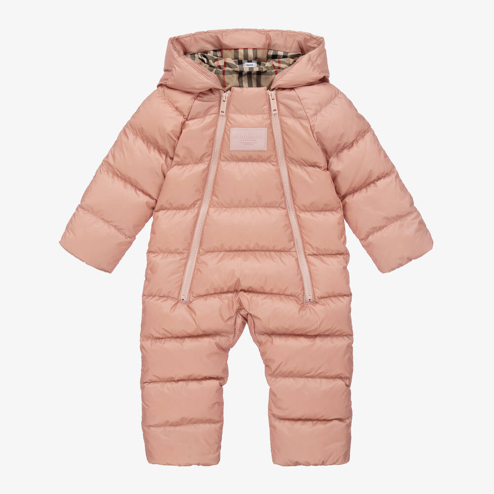 Burberry - Karierter Schneeanzug für Babys (Mädchen) in Pink und Vintage | Childrensalon