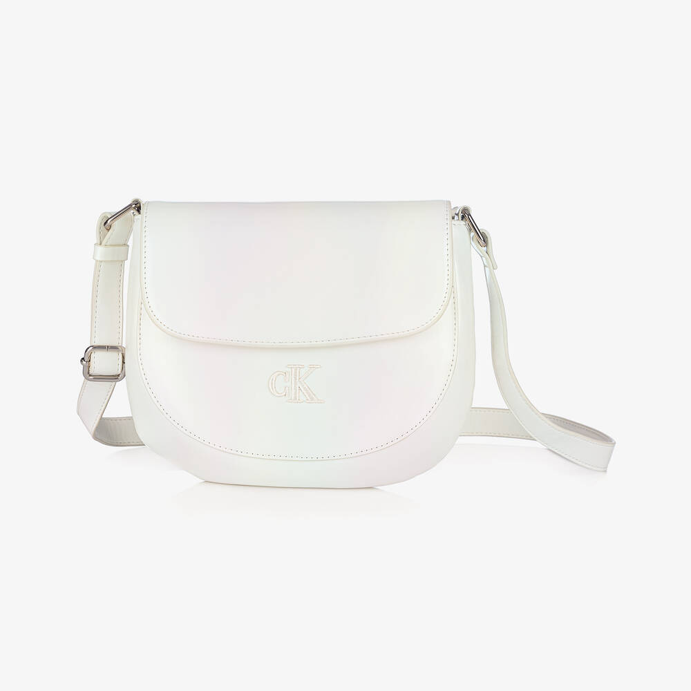 Calvin Klein - حقيبة سرج جلد صناعي لون عاجي للبنات (21 سم) | Childrensalon