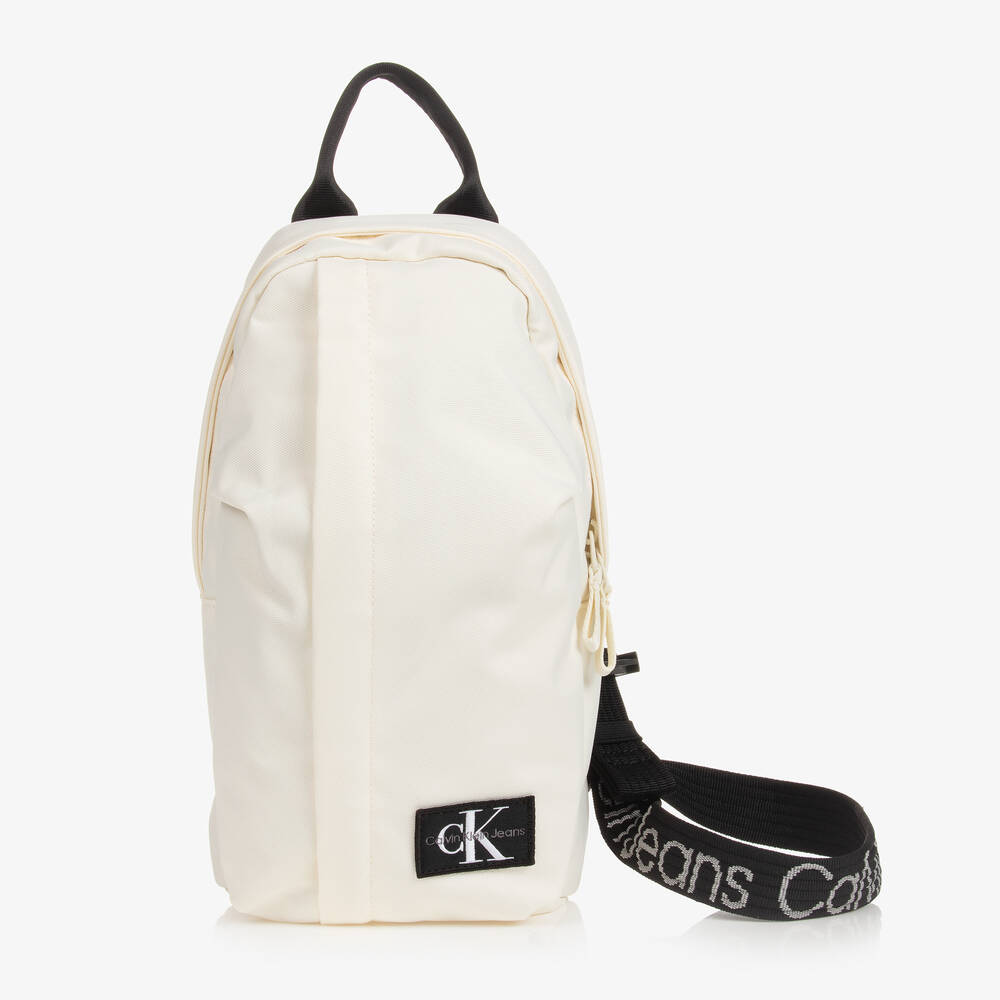 Calvin Klein - حقيبة ظهر بسحّاب لون عاجي (30 سم) | Childrensalon