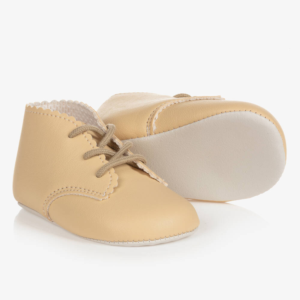 Early Days Baypods - حذاء جلد صناعي لون بيج لمرحلة قبل المشي  | Childrensalon