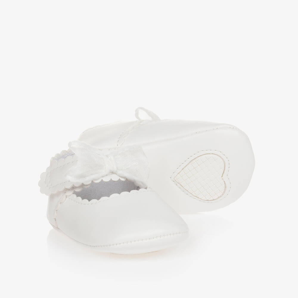 Mayoral -  حذاء لمرحلة قبل المشي لون أبيض مزين بفيونكة للمولودات | Childrensalon