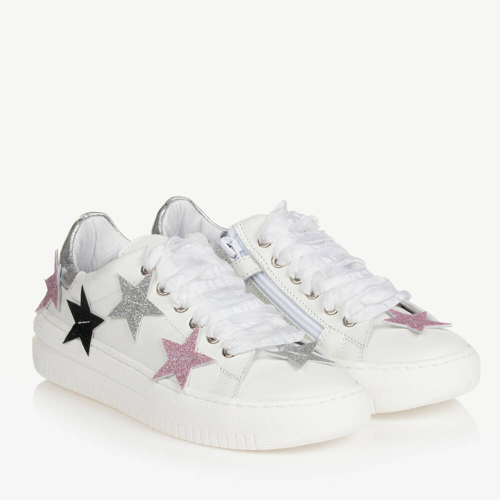 Monnalisa - Белые кожаные кроссовки со звездами для девочек-подростков | Childrensalon