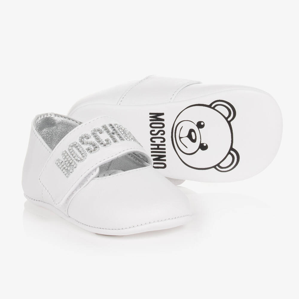Moschino Baby - Белые пинетки со стразами для малышек | Childrensalon