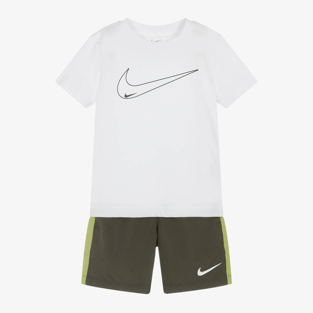 Nike - طقم شورت وتيشيرت لون أخضر وأبيض للأولاد | Childrensalon