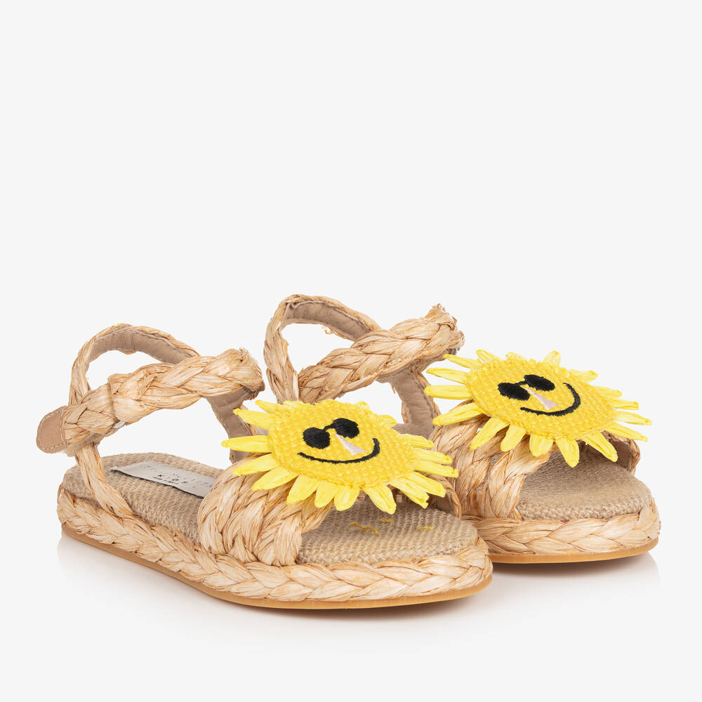 Stella McCartney Kids - Бежевые соломенные сандалии с солнышками для девочек | Childrensalon