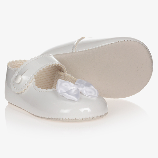 Early Days Baypods-حذاء لون أبيض لمرحلة ما قبل المشي للرضيعات | Childrensalon
