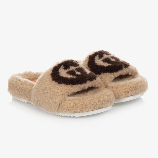 Gucci-Beige Faux Fur Logo Sliders | Childrensalon