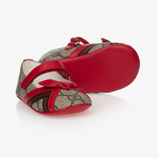 Gucci-حذاء بمب باليرينا كانفاس لون أحمر وبيج للمولودات | Childrensalon