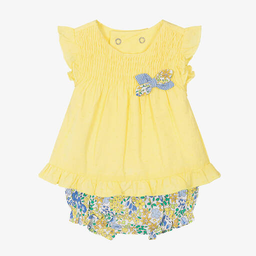 Mayoral-Желтая блузка и шорты из хлопка в цветочек для малышек | Childrensalon