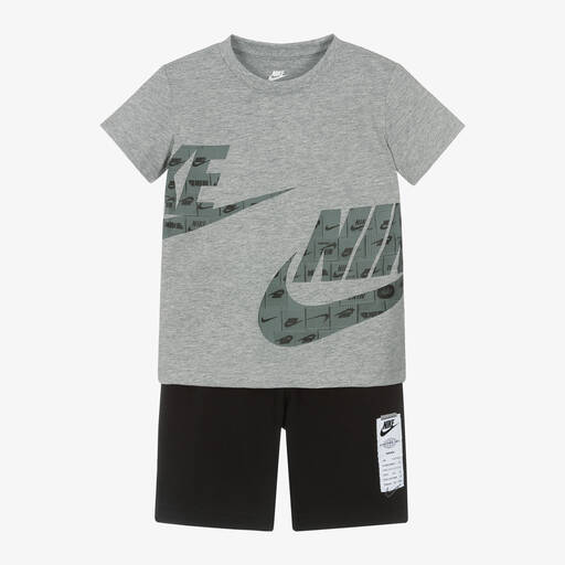 Nike-طقم شورت قطن جيرسي لون رمادي وأسود للأولاد | Childrensalon