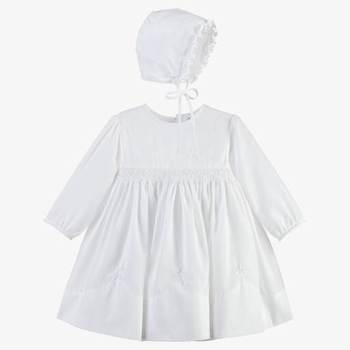 Sarah Louise-Белое платье со сборками и чепчик | Childrensalon