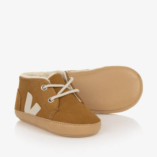 VEJA-حذاء جلد شامواه لون بني لمرحلة قبل المشي | Childrensalon