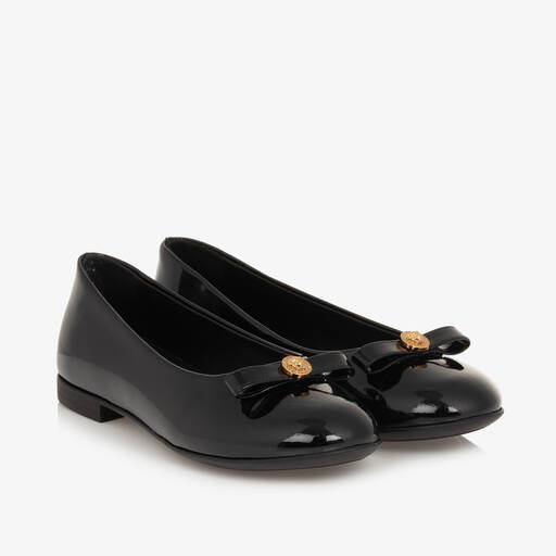 Versace- حذاء باليرينا جلد لون أسود لامع  | Childrensalon